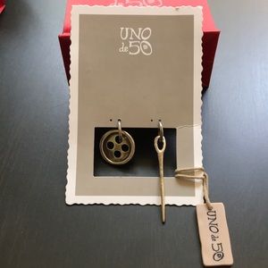 UNOde50 Needle and Button earrings - unused.